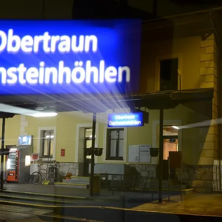 Pansiyon Ferienhaus Gamsjager Obertraun